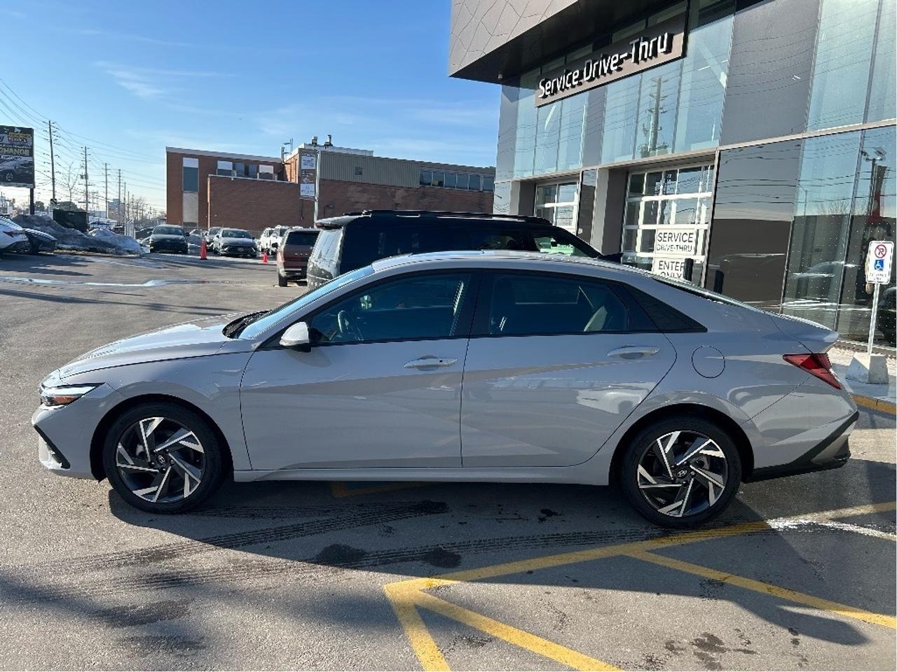 2025 Hyundai Elantra Preferred IVT w-Tech Pkg   Starting from 4.69% OAC Photo