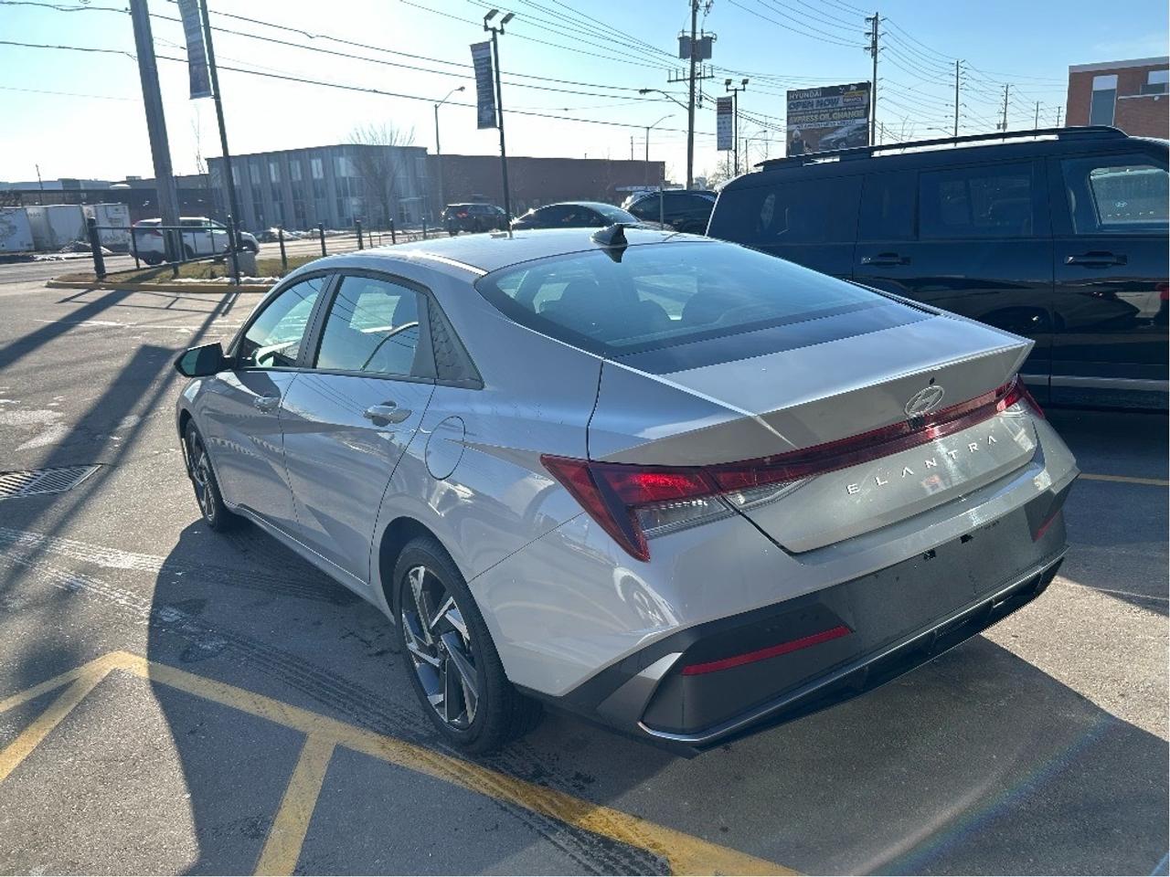 2025 Hyundai Elantra Preferred IVT w-Tech Pkg   Starting from 4.69% OAC Photo2