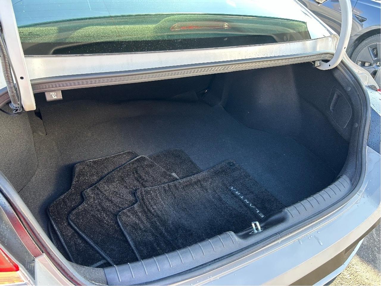 2025 Hyundai Elantra Preferred IVT w-Tech Pkg   Starting from 4.69% OAC Photo
