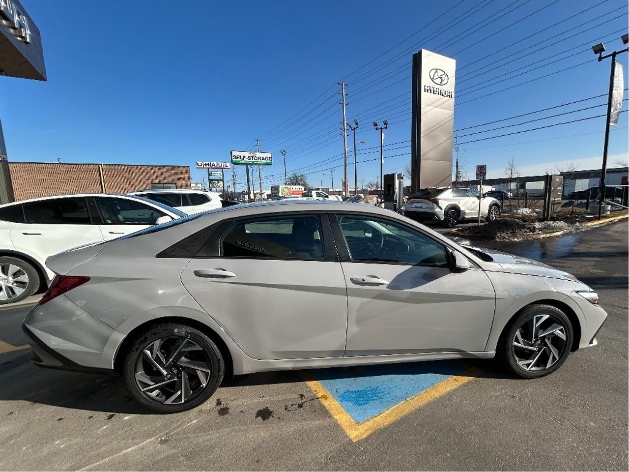 2025 Hyundai Elantra Preferred IVT w-Tech Pkg   Starting from 4.69% OAC Photo