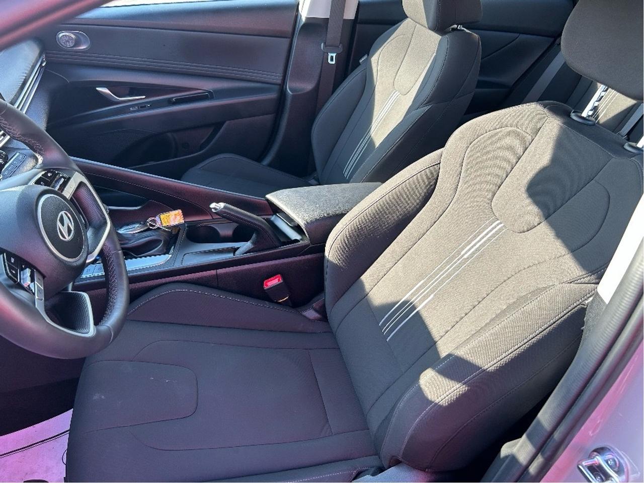 2025 Hyundai Elantra Preferred IVT w-Tech Pkg   Starting from 4.69% OAC Photo