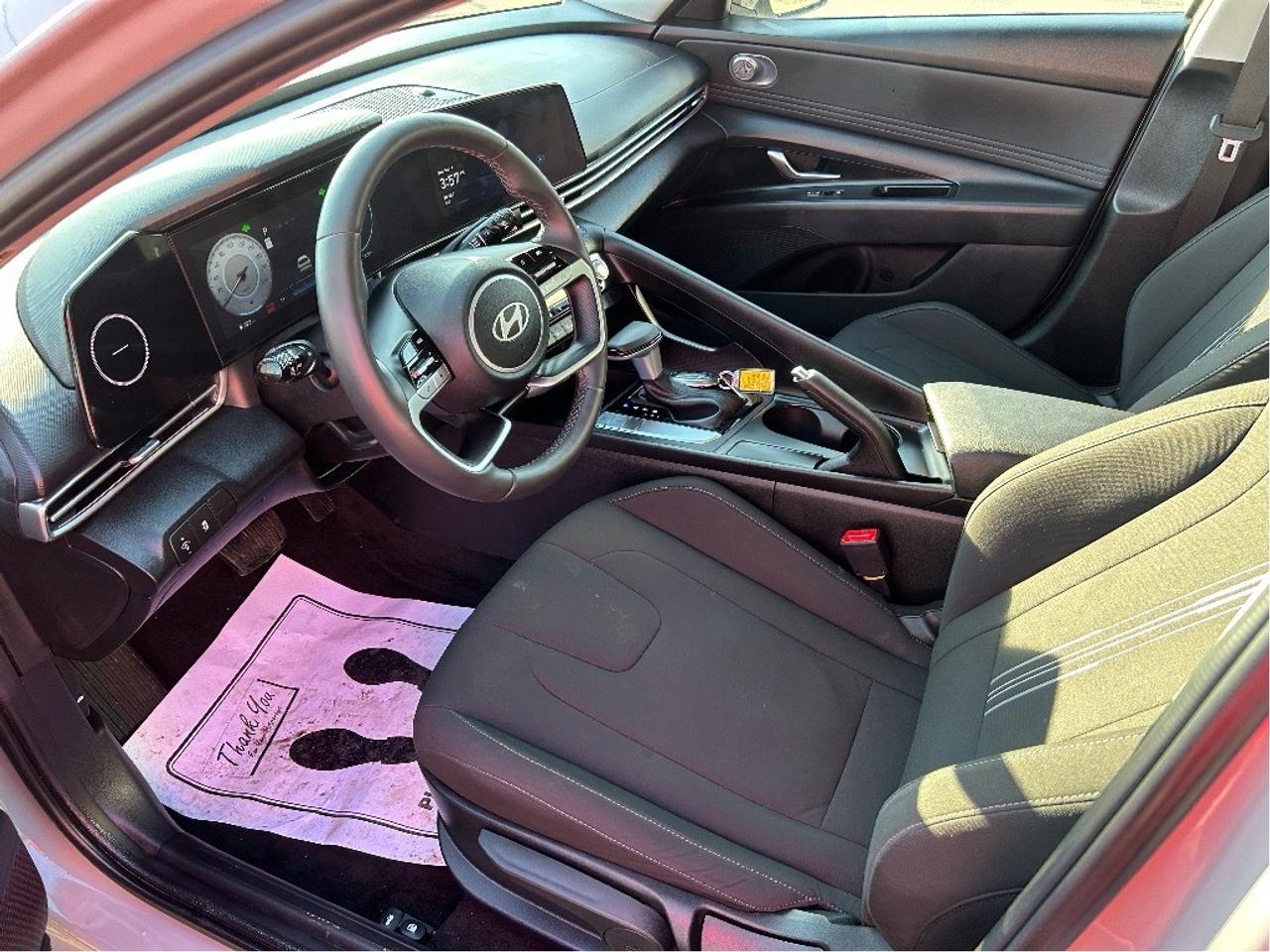 2025 Hyundai Elantra Preferred IVT w-Tech Pkg   Starting from 4.69% OAC Photo