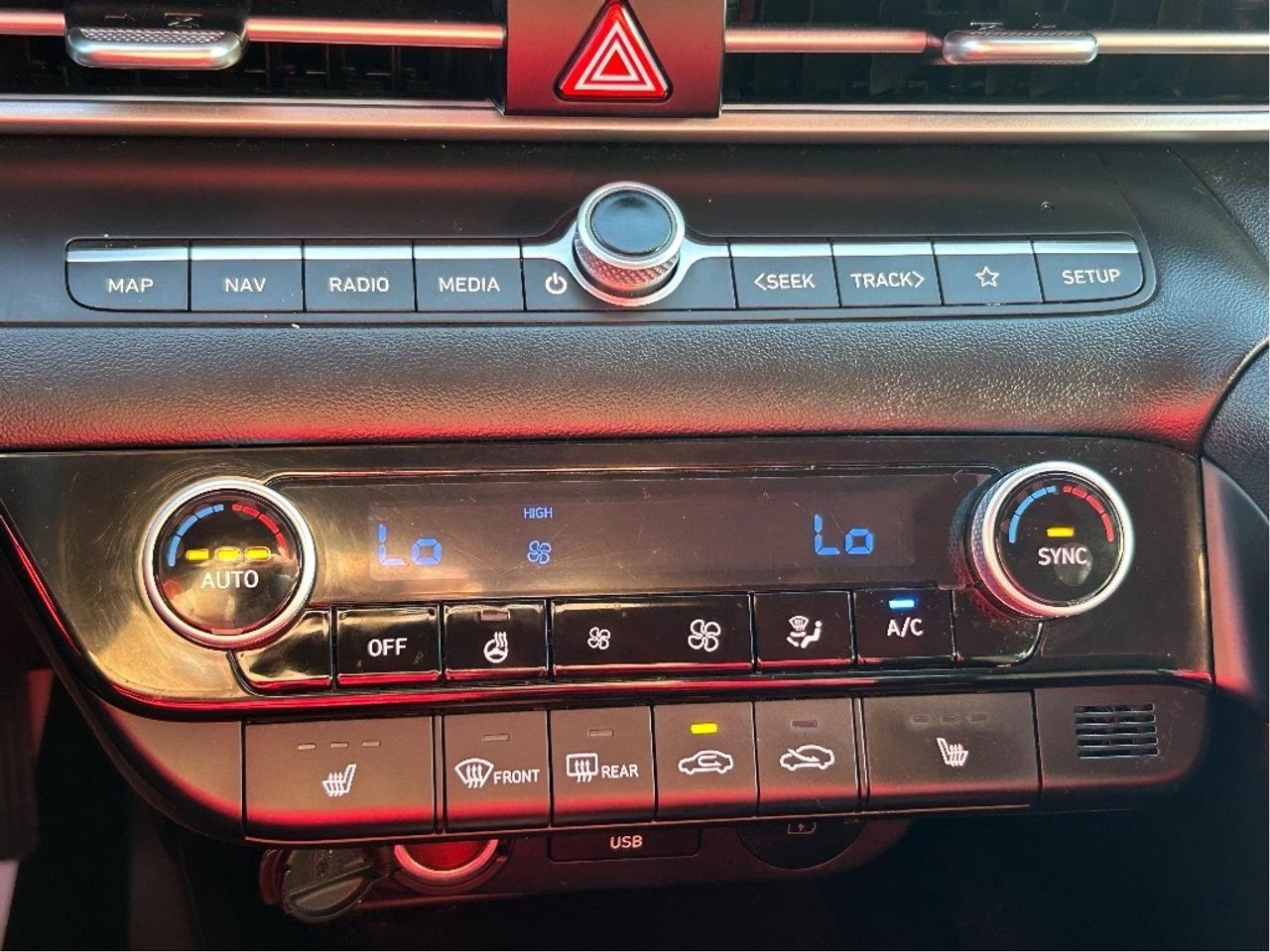 2025 Hyundai Elantra Preferred IVT w-Tech Pkg   Starting from 4.69% OAC Photo