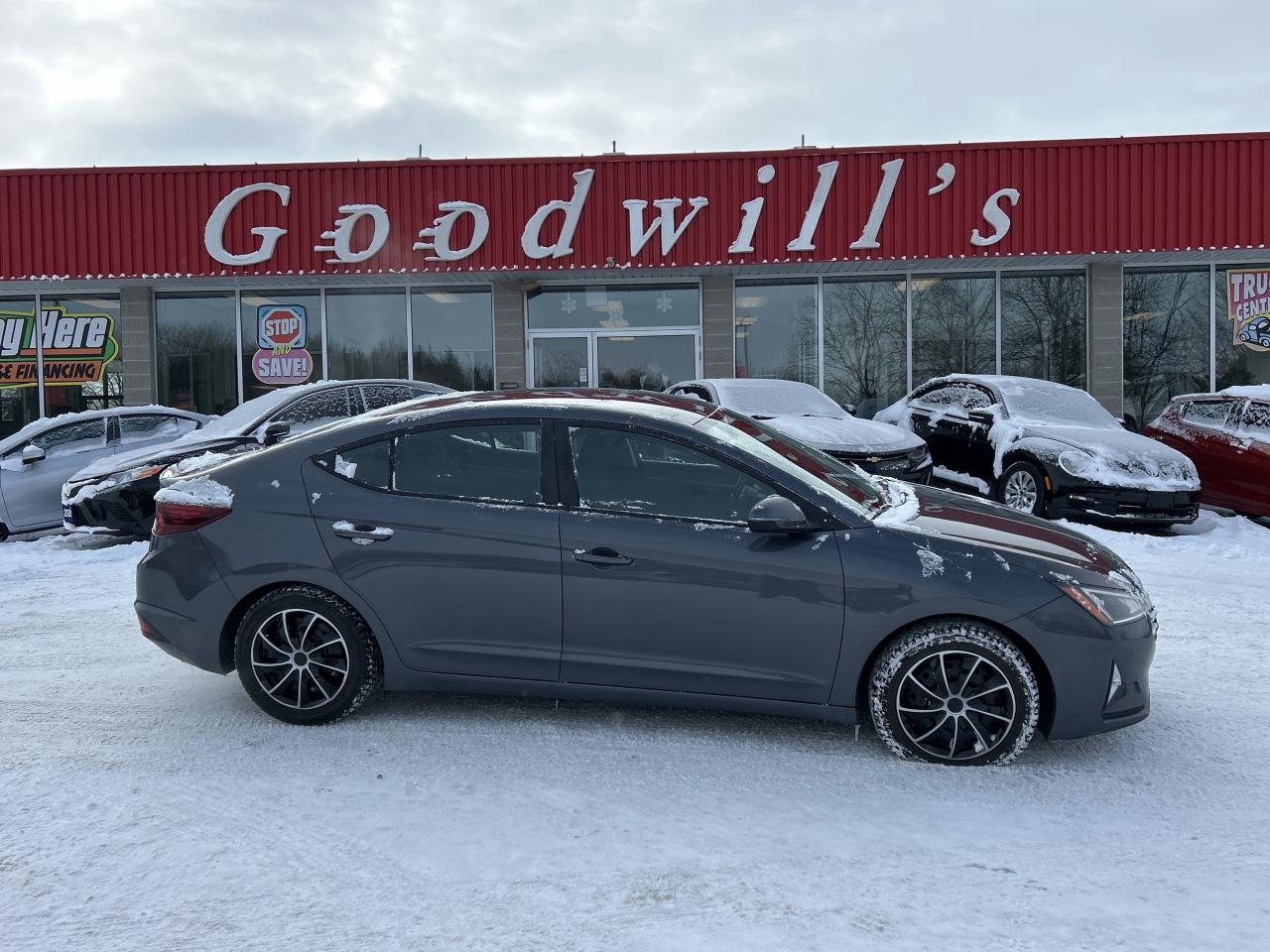 2019 Hyundai Elantra PREFERRED, CLEAN CARFAX, HEATED SEATS/ WHEEL! Photo