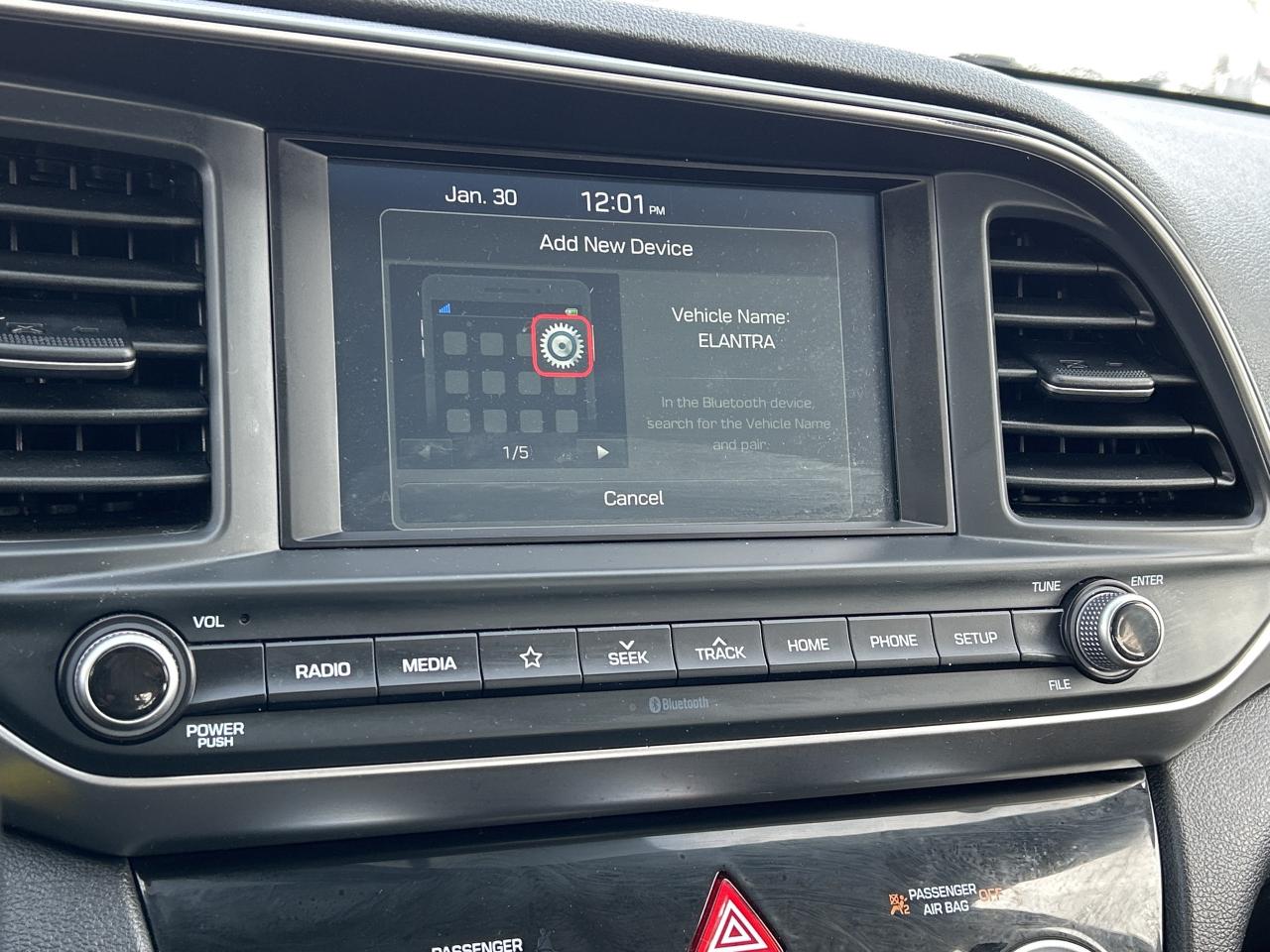 2019 Hyundai Elantra PREFERRED, CLEAN CARFAX, HEATED SEATS/ WHEEL! Photo