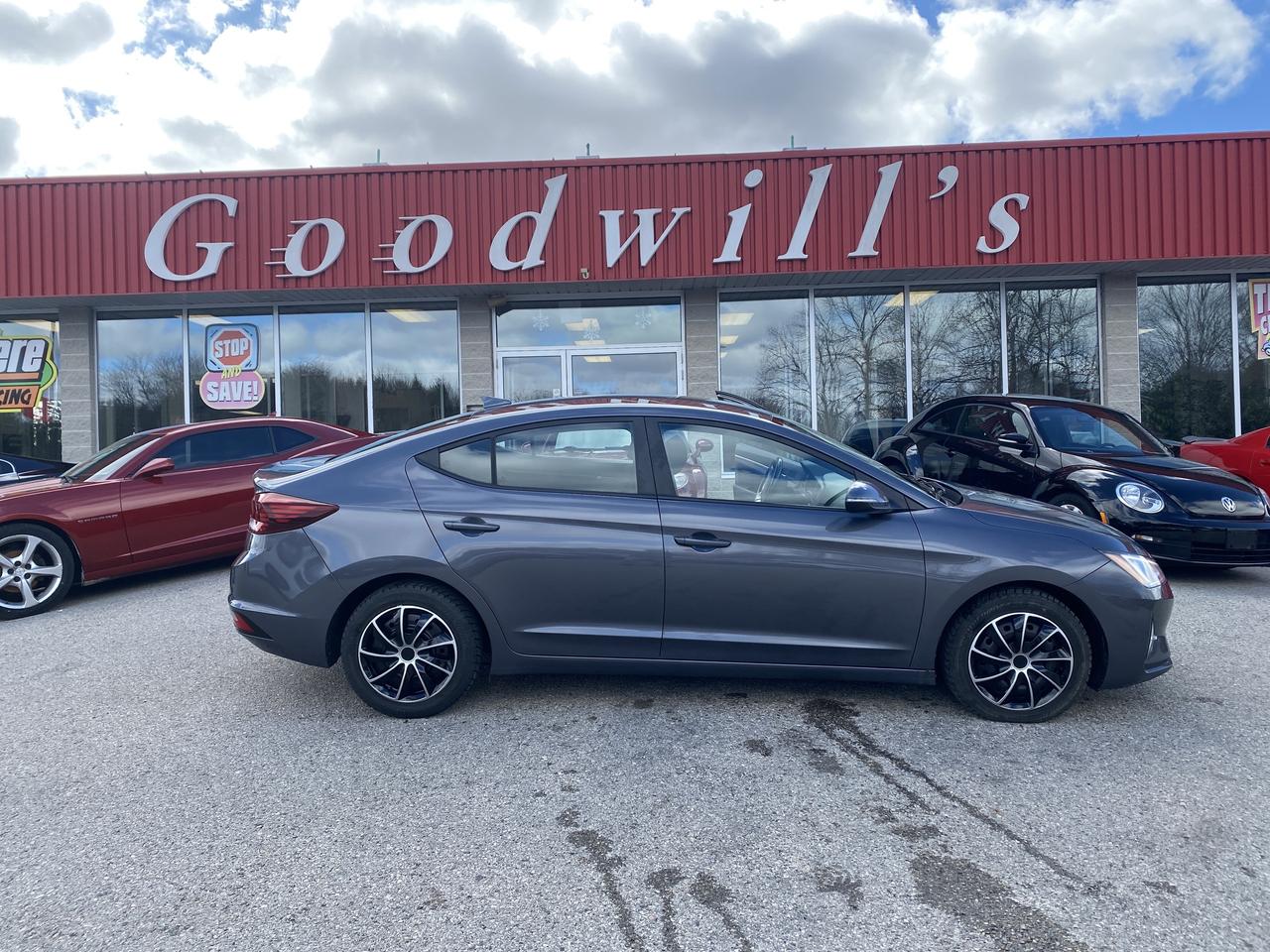 2019 Hyundai Elantra PREFERRED, CLEAN CARFAX, HEATED SEATS/ WHEEL! Photo0