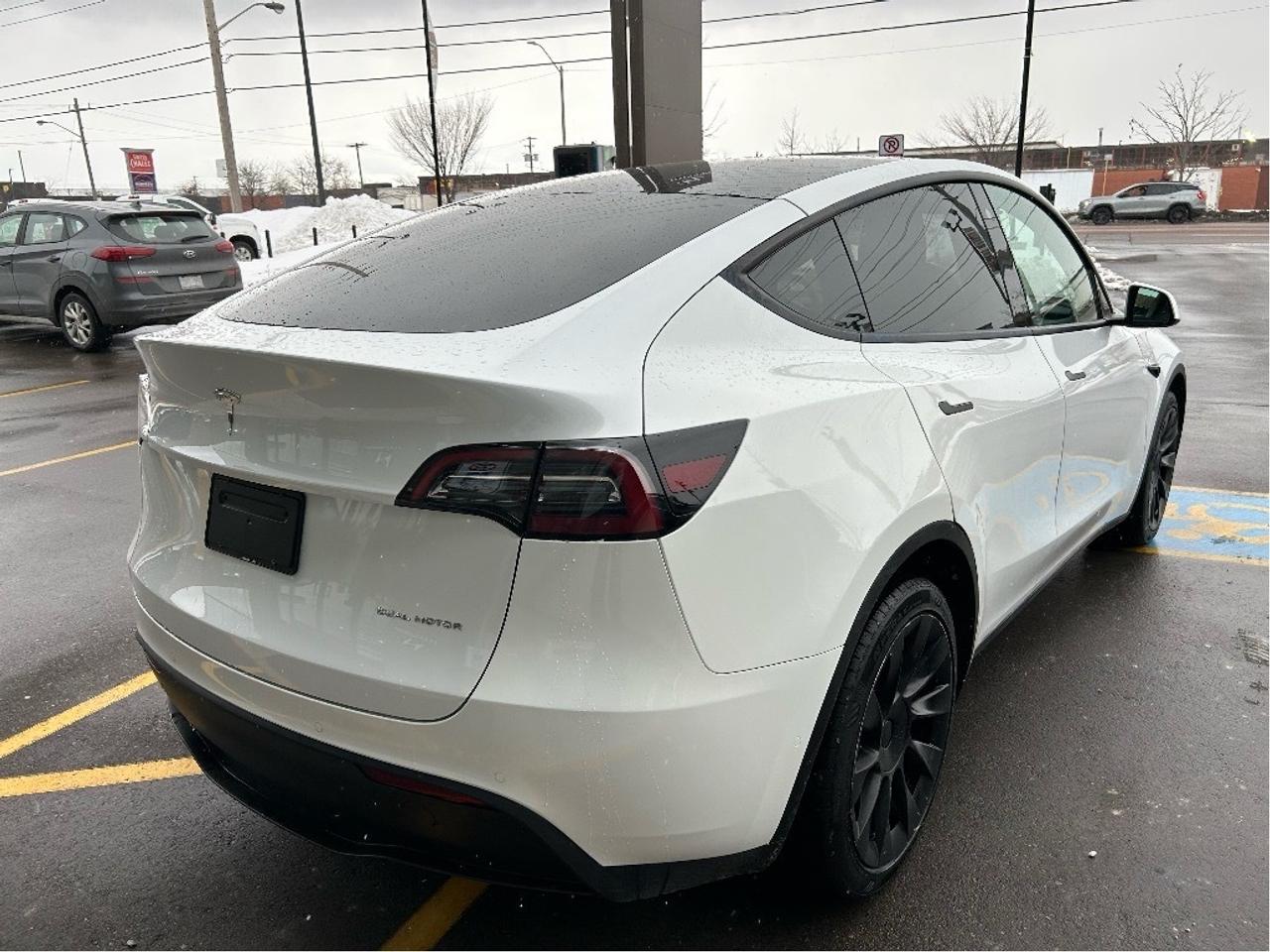 2023 Tesla Model Y Long Range AWD   CLEAN CARFAX   ONE OWNER Photo