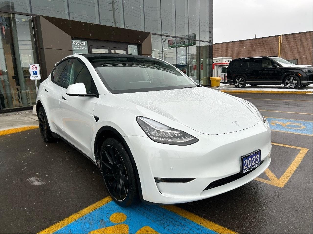 2023 Tesla Model Y Long Range AWD   CLEAN CARFAX   ONE OWNER Photo