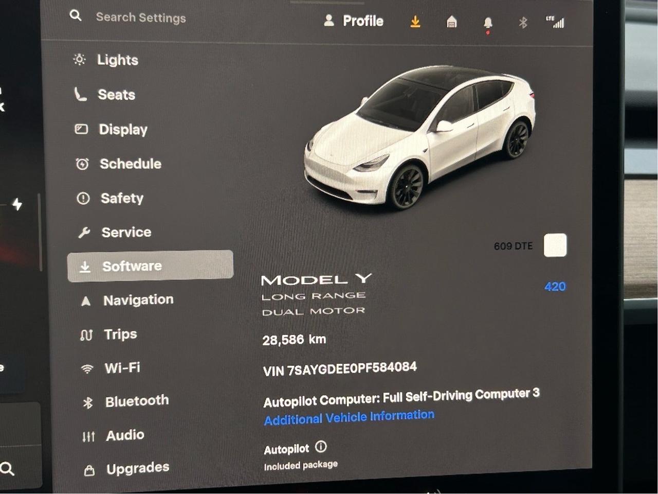 2023 Tesla Model Y Long Range AWD   CLEAN CARFAX   ONE OWNER Photo