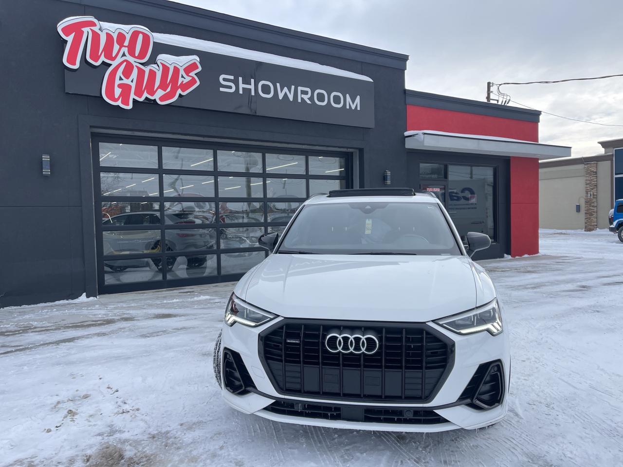 2022 Audi Q3 Progressiv 45 TFSI quattro AWD Leather Panoroof Photo