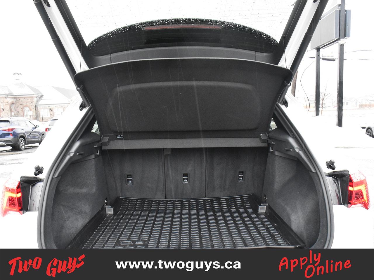 2022 Audi Q3 2.0 Progressiv AWD   S Line   Panoroof   Leather Photo