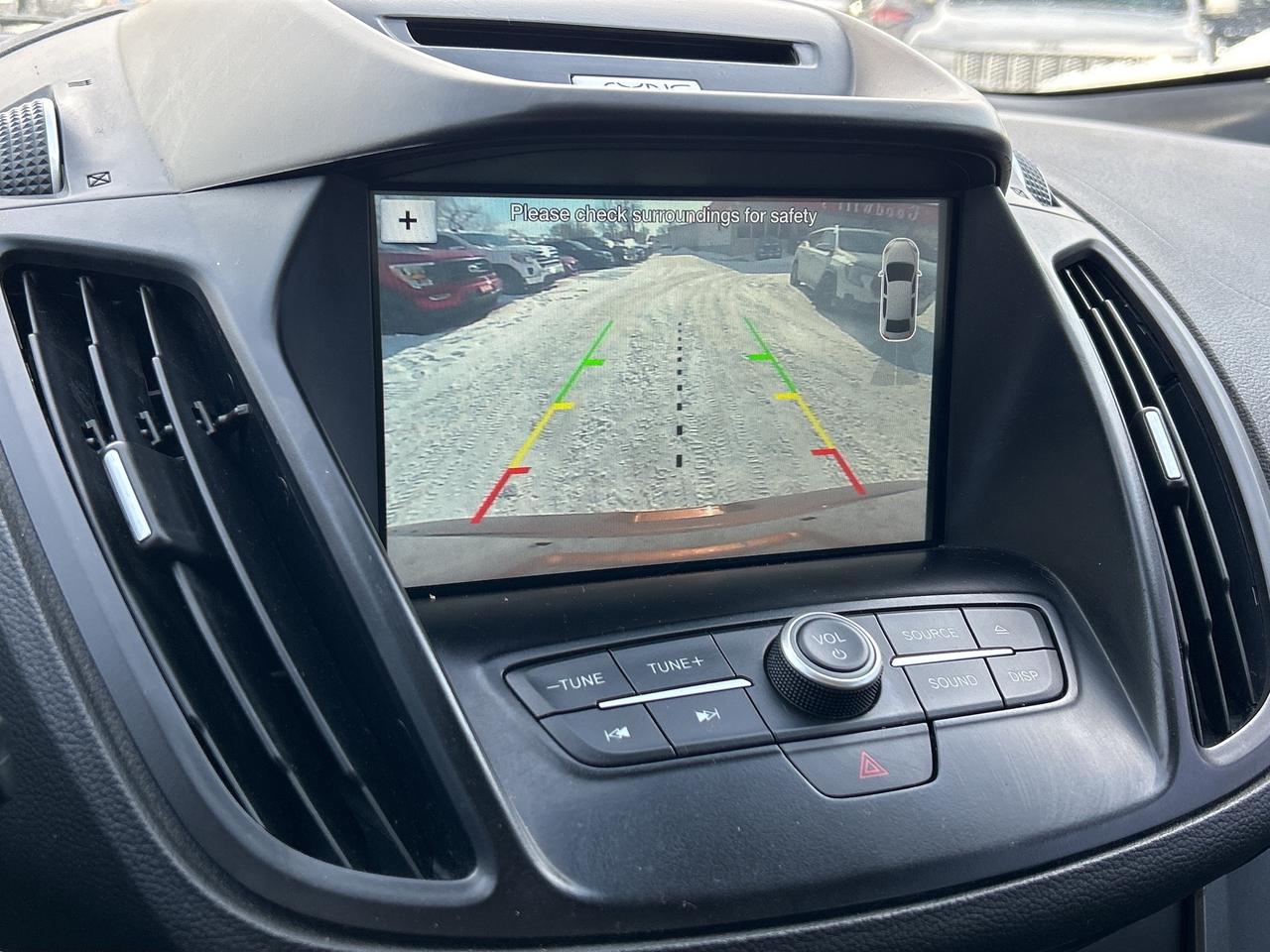 2017 Ford Escape SE, BACK UP CAMERA, NAV, HEATED CLOTH SEATS! Photo