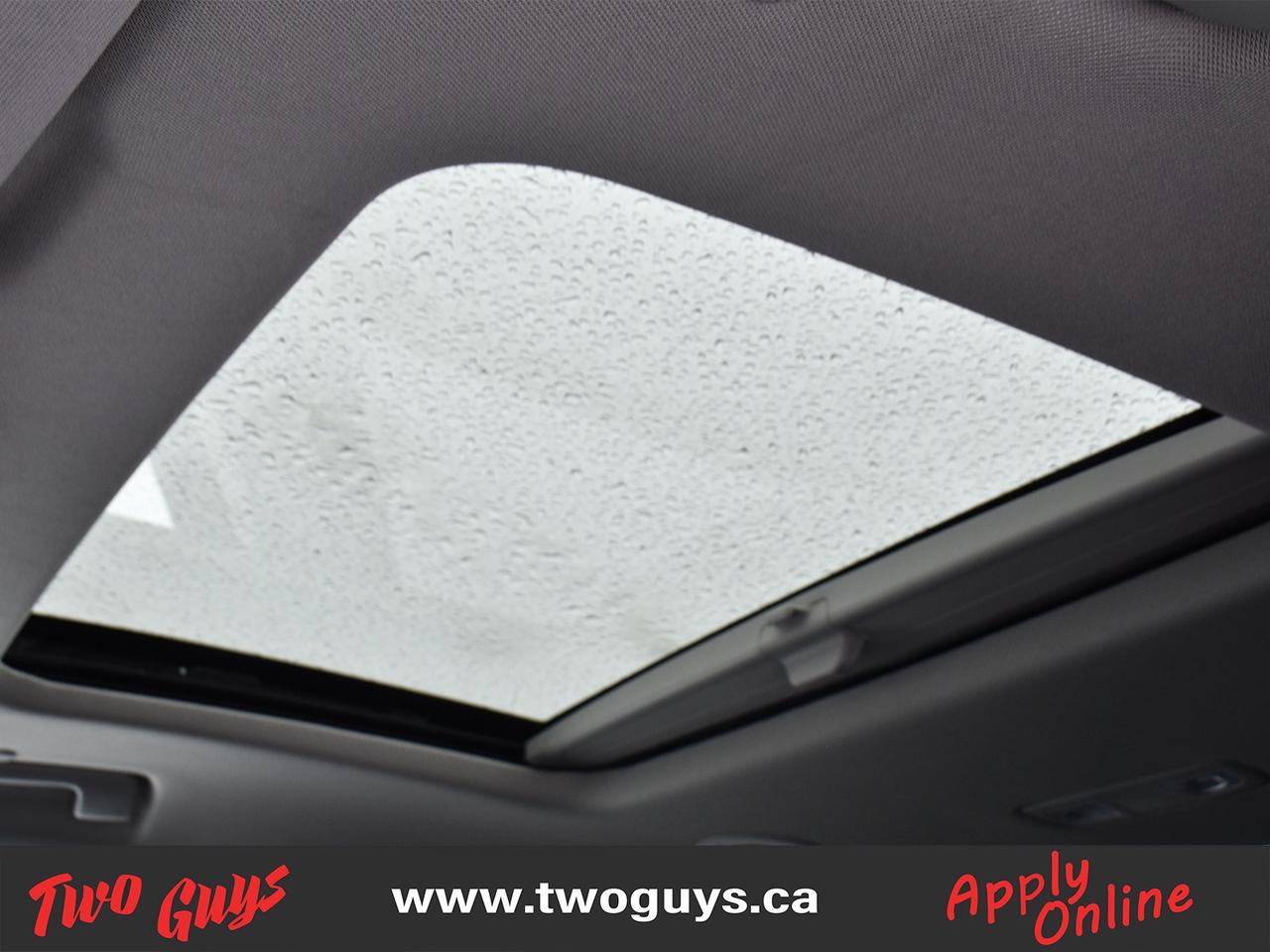 2020 Buick Enclave Essence 3.6L AWD   ST Pkg   Panoroof Photo