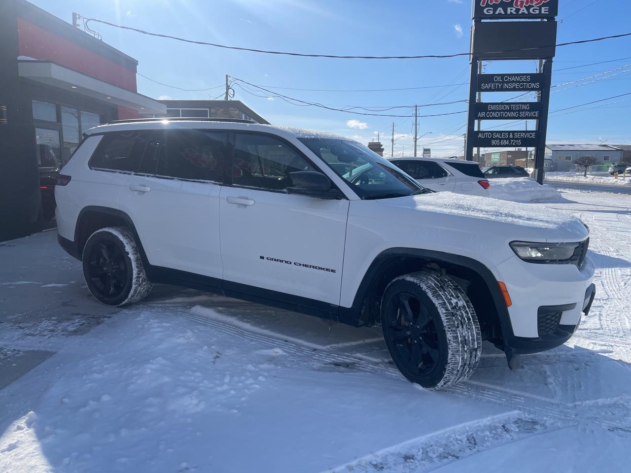 2024 Jeep Grand Cherokee L Altitude   Sunroof   Leather   6 Pass Photo