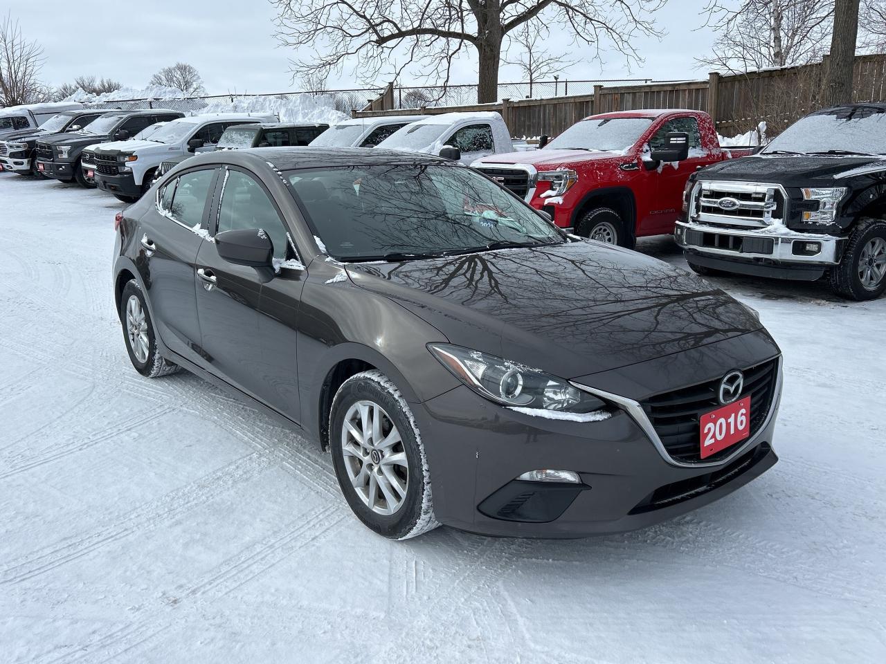 2016 Mazda MAZDA3 GS, AUTOMATIC, BACK UP CAMERA, HEATED SEATS! Photo