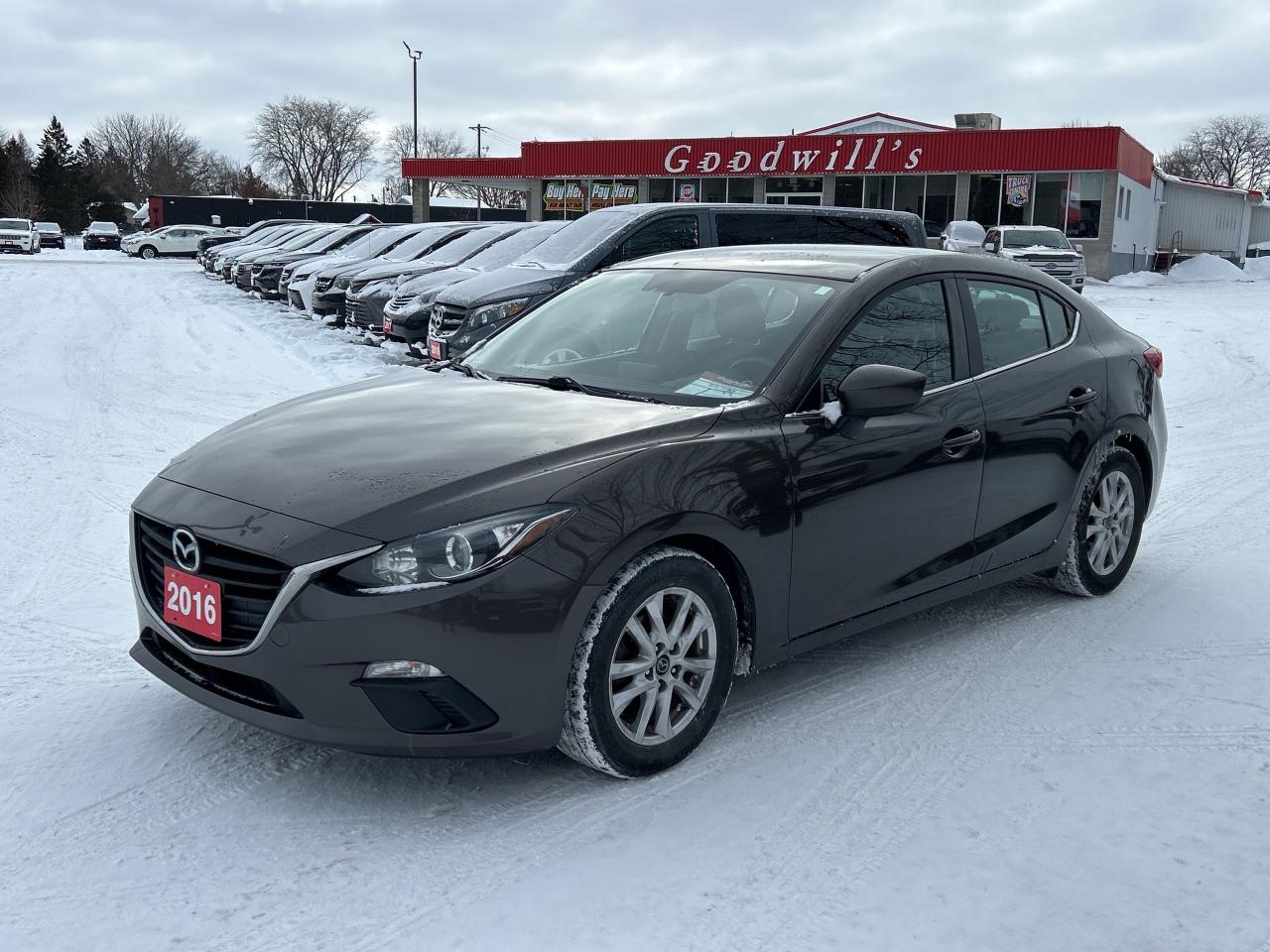 2016 Mazda MAZDA3 GS, AUTOMATIC, BACK UP CAMERA, HEATED SEATS! Photo