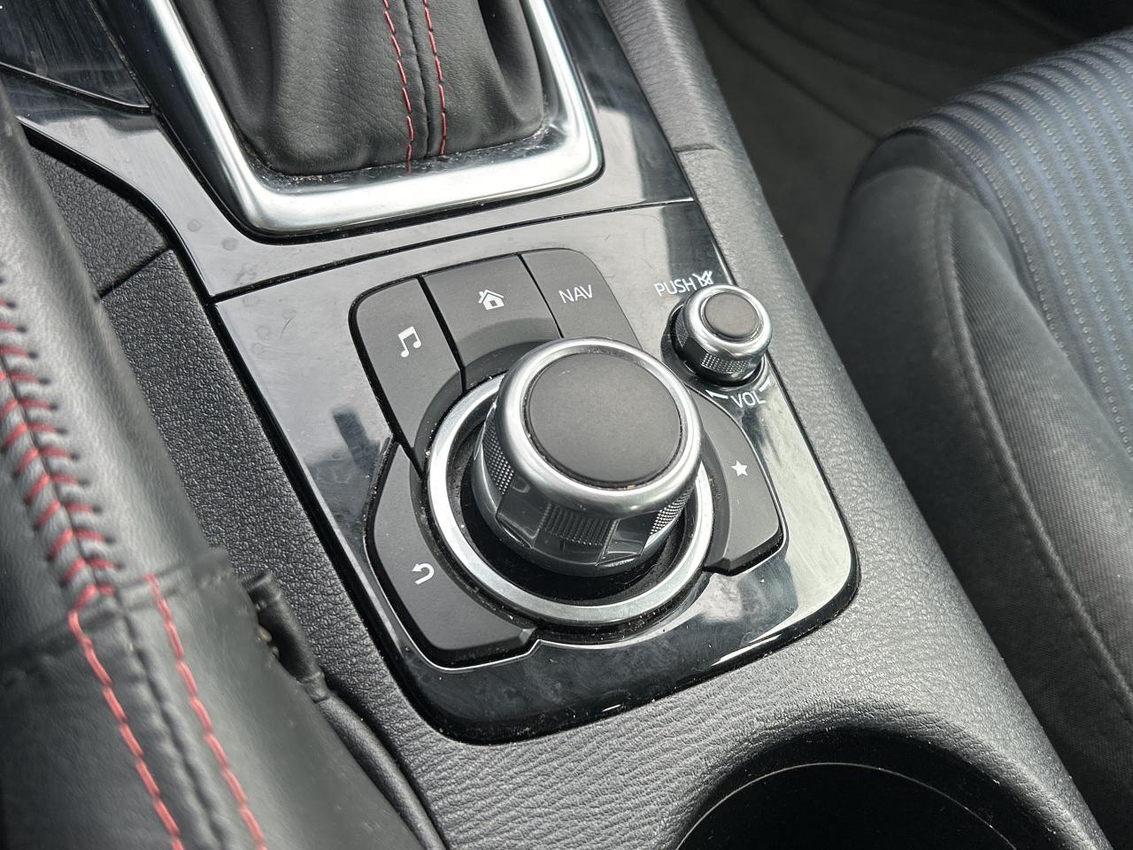 2016 Mazda MAZDA3 GS, AUTOMATIC, BACK UP CAMERA, HEATED SEATS! Photo