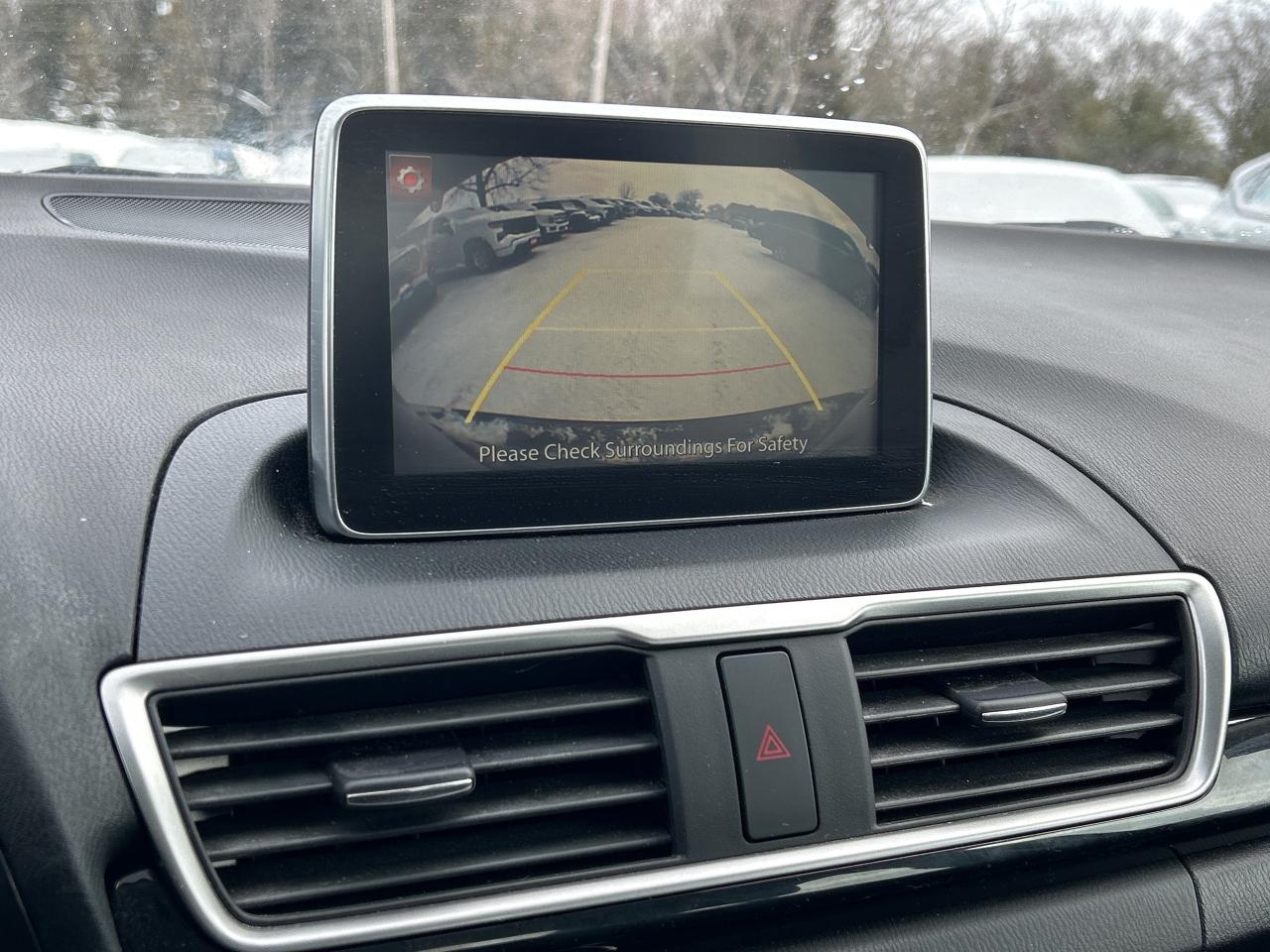 2016 Mazda MAZDA3 GS, AUTOMATIC, BACK UP CAMERA, HEATED SEATS! Photo