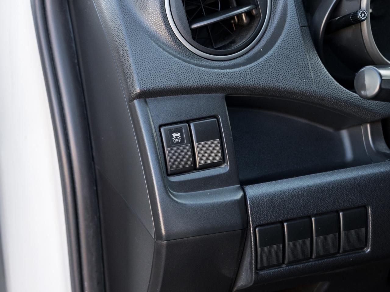 2013 Mazda MAZDA5 6Wgn Man GS Photo