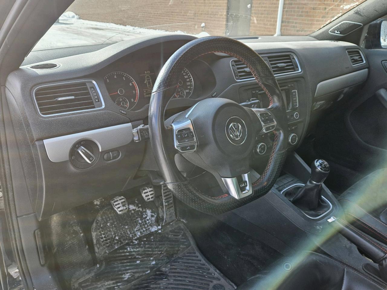 2013 Volkswagen GLI Nav, Leather, Sunroof, Manual Photo