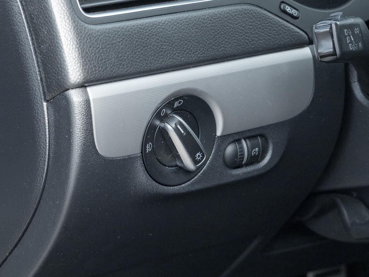 2013 Volkswagen GLI Nav, Leather, Sunroof, Manual Photo