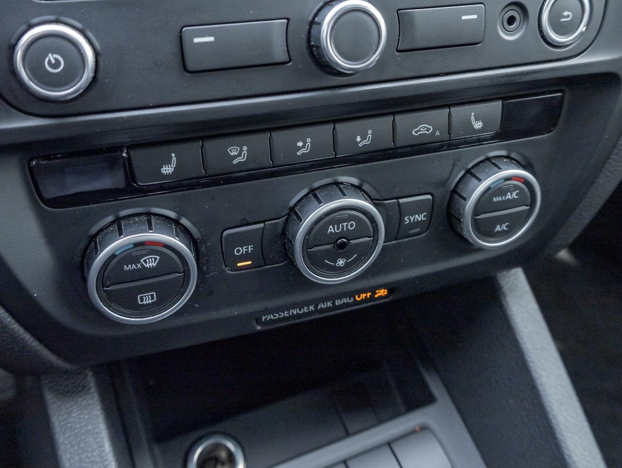 2013 Volkswagen GLI Nav, Leather, Sunroof, Manual Photo