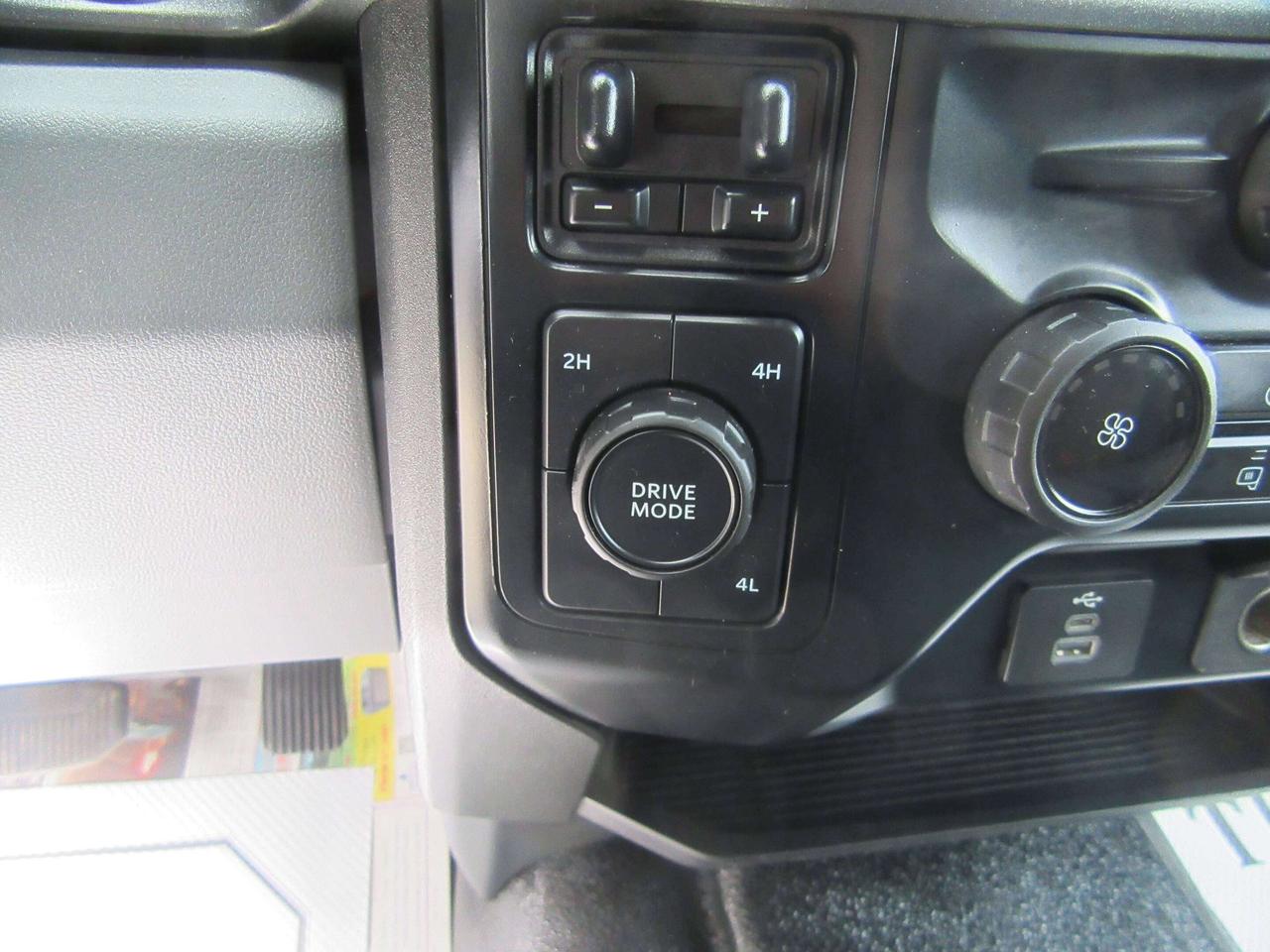 2023 Ford F-550 CREW CAB 4X4 DIESEL WITH 12FT STEEL DUMP BOX Photo