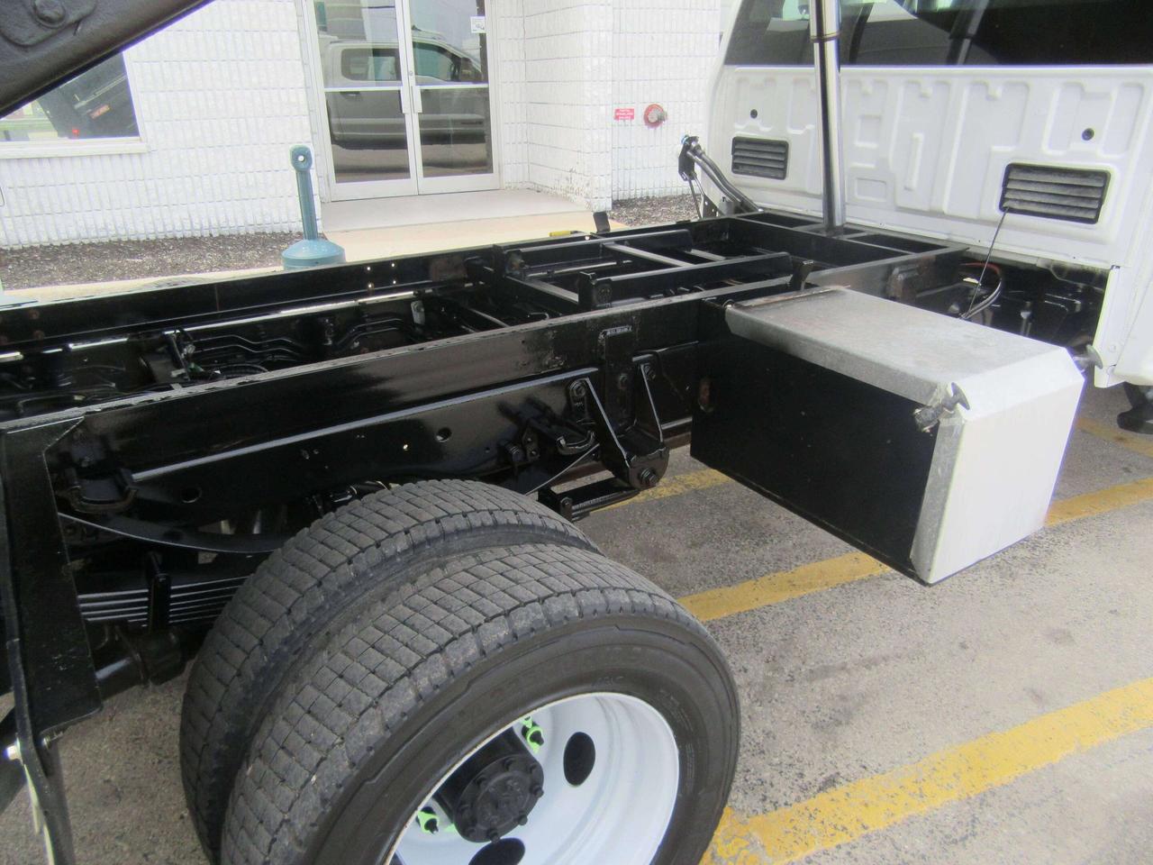 2023 Ford F-550 CREW CAB 4X4 DIESEL WITH 12FT STEEL DUMP BOX Photo