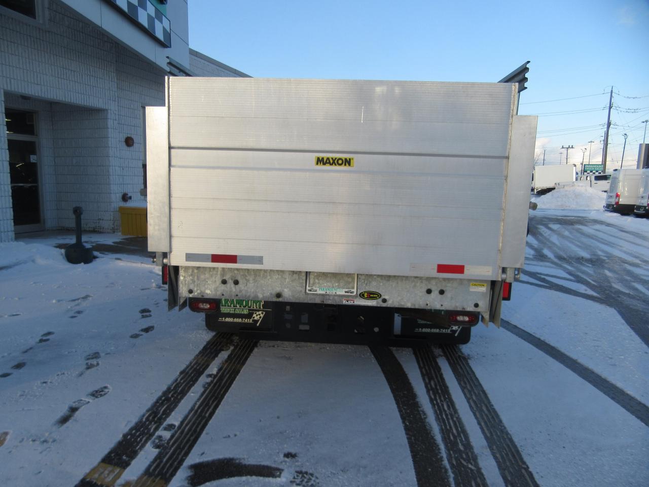 2023 Ford F-550 CREW CAB 4X4 12FT FLATDECK & POWER LIFTGATE Photo3