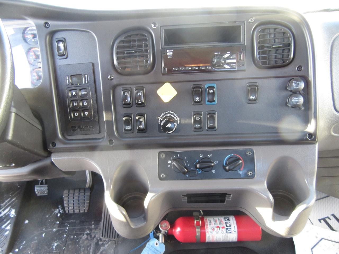 2019 Freightliner M2-106 DIESEL TANDEM CAB & CHASIS Photo