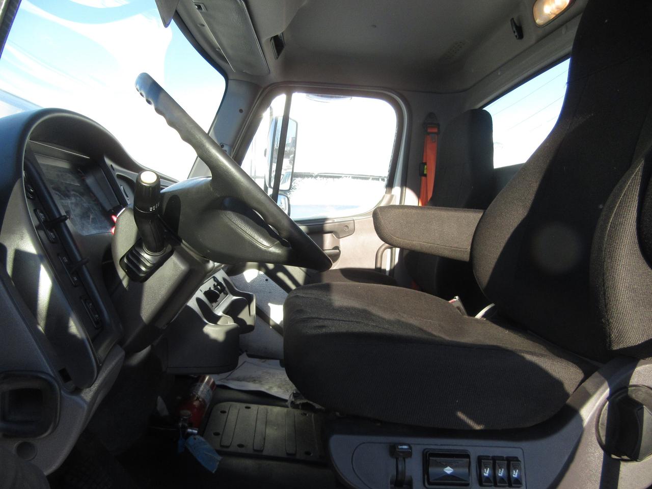 2019 Freightliner M2-106 DIESEL TANDEM CAB & CHASSIS Photo