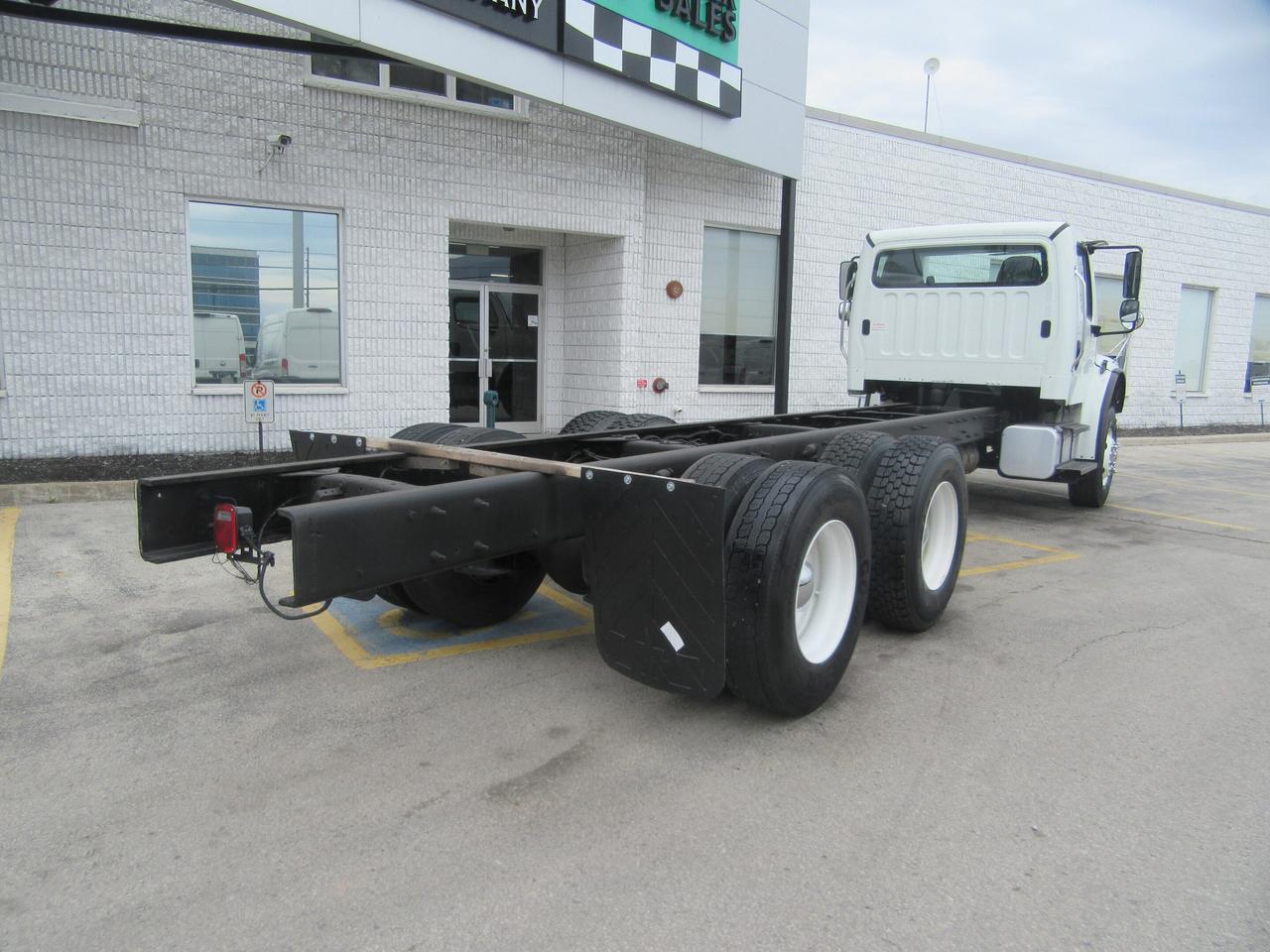2019 Freightliner M2-106 DIESEL TANDEM CAB & CHASSIS Photo