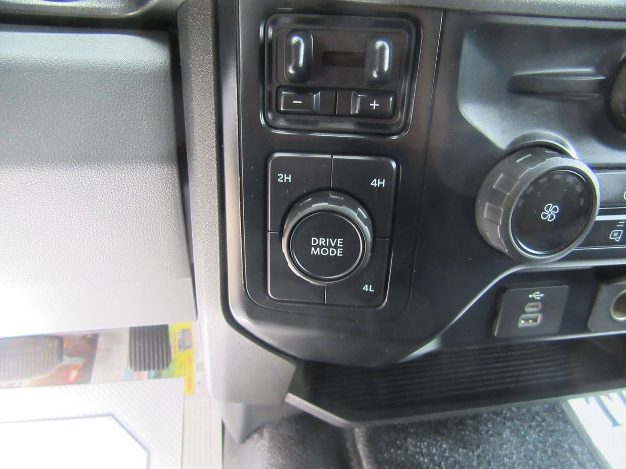 2023 Ford F-550 CREW CAB 4X4 DIESEL WITH 12FT STEEL DUMP BOX Photo