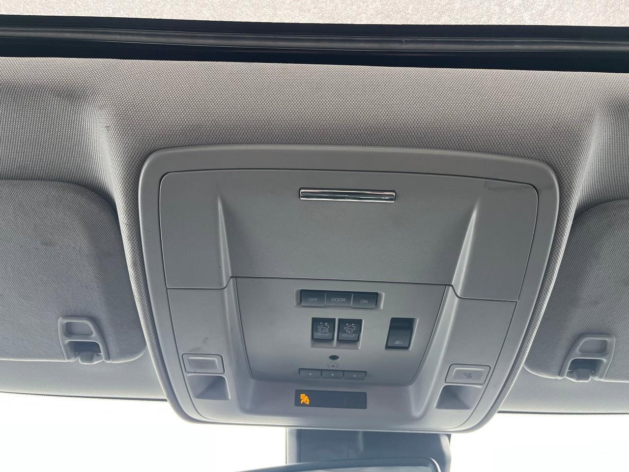 2018 Chevrolet Silverado 1500 High CountryHIGHCOUNTRY, 4X4, LEATHER, ALLOYS, BOS Photo