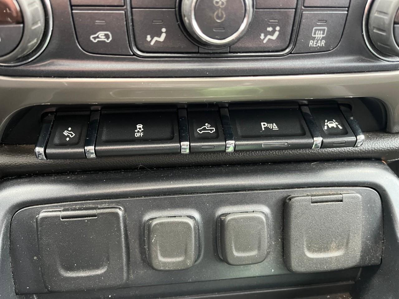 2018 Chevrolet Silverado 1500 High CountryHIGHCOUNTRY, 4X4, LEATHER, ALLOYS, BOS Photo