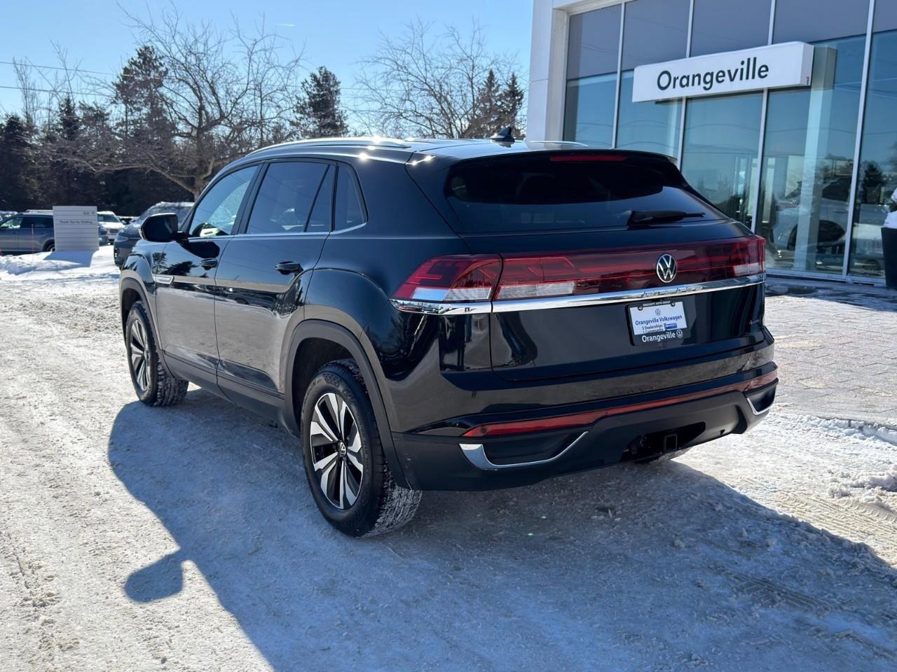 2025 Volkswagen Atlas Cross Sport ComfortlineONE-OWNER, ACCIDENT-FREE, AWD, HTD SEAT Photo4