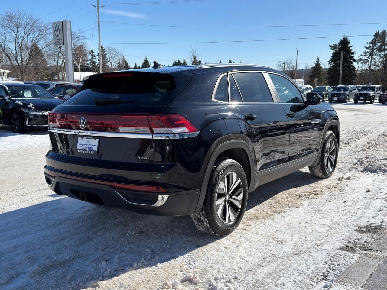2025 Volkswagen Atlas Cross Sport ComfortlineONE-OWNER, ACCIDENT-FREE, AWD, HTD SEAT Photo3
