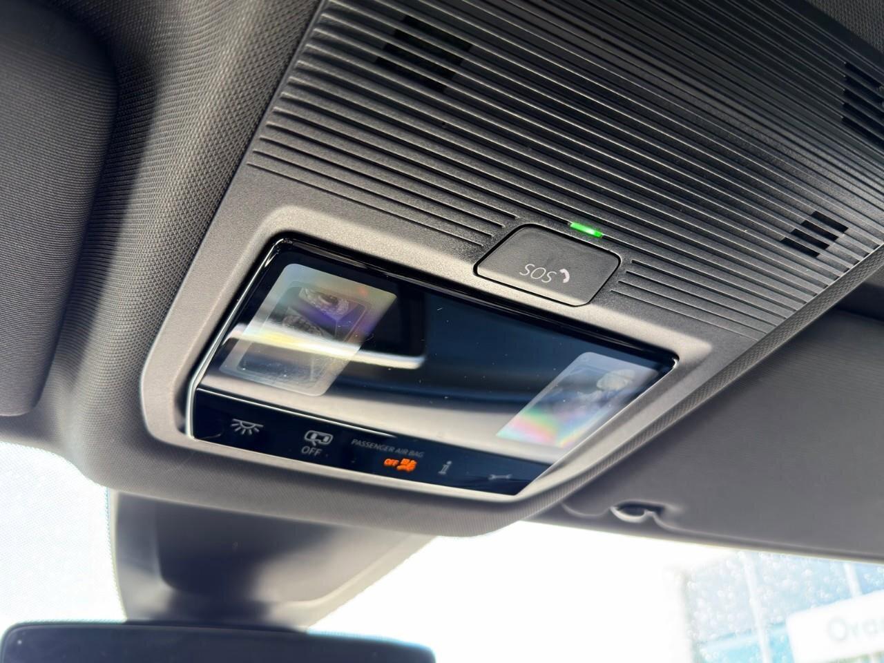 2025 Volkswagen Atlas Cross Sport ComfortlineONE-OWNER, ACCIDENT-FREE, AWD, HTD SEAT Photo