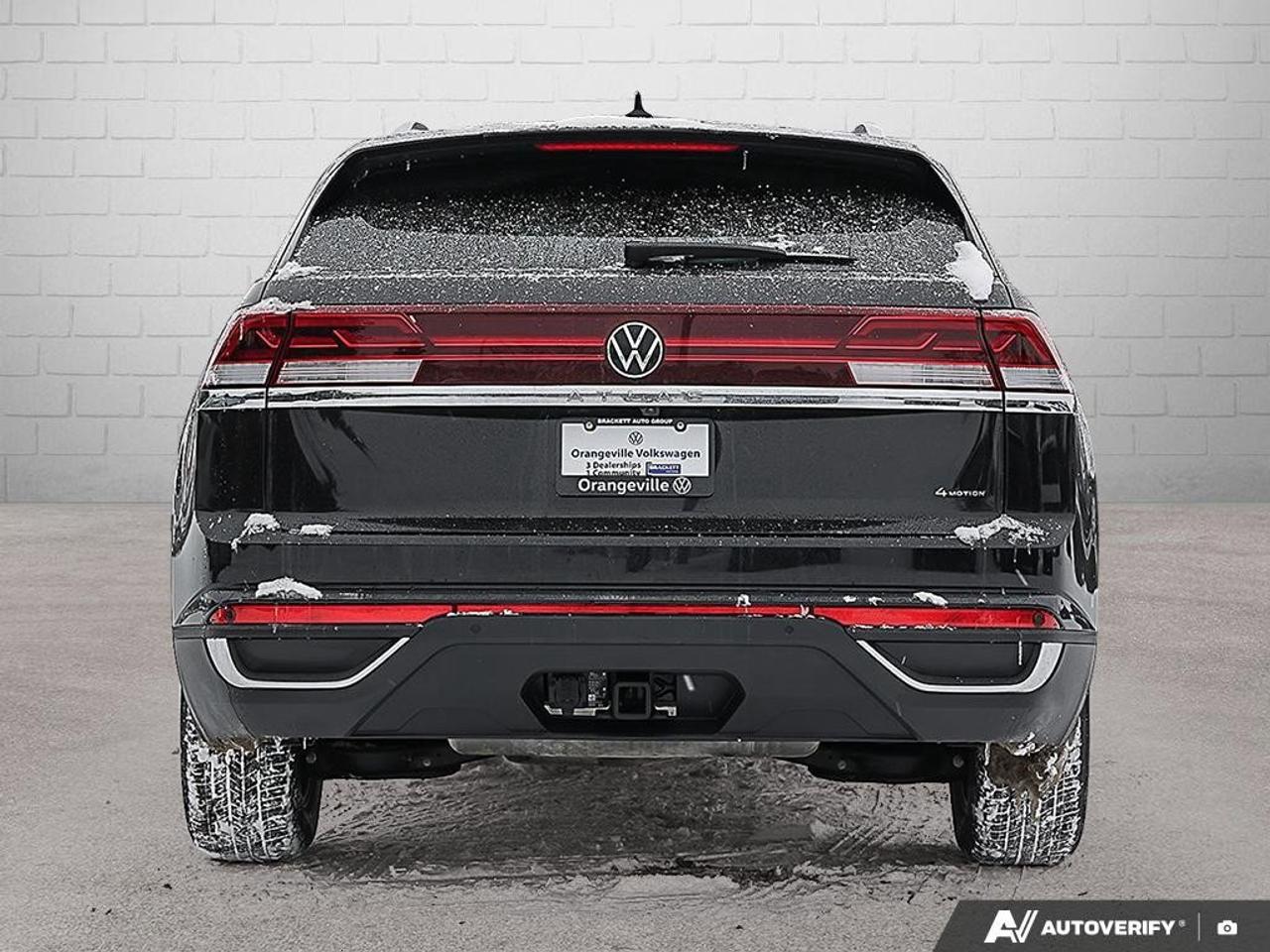 2025 Volkswagen Atlas Cross Sport ComfortlineONE-OWNER, ACCIDENT-FREE, AWD, HTD SEAT Photo