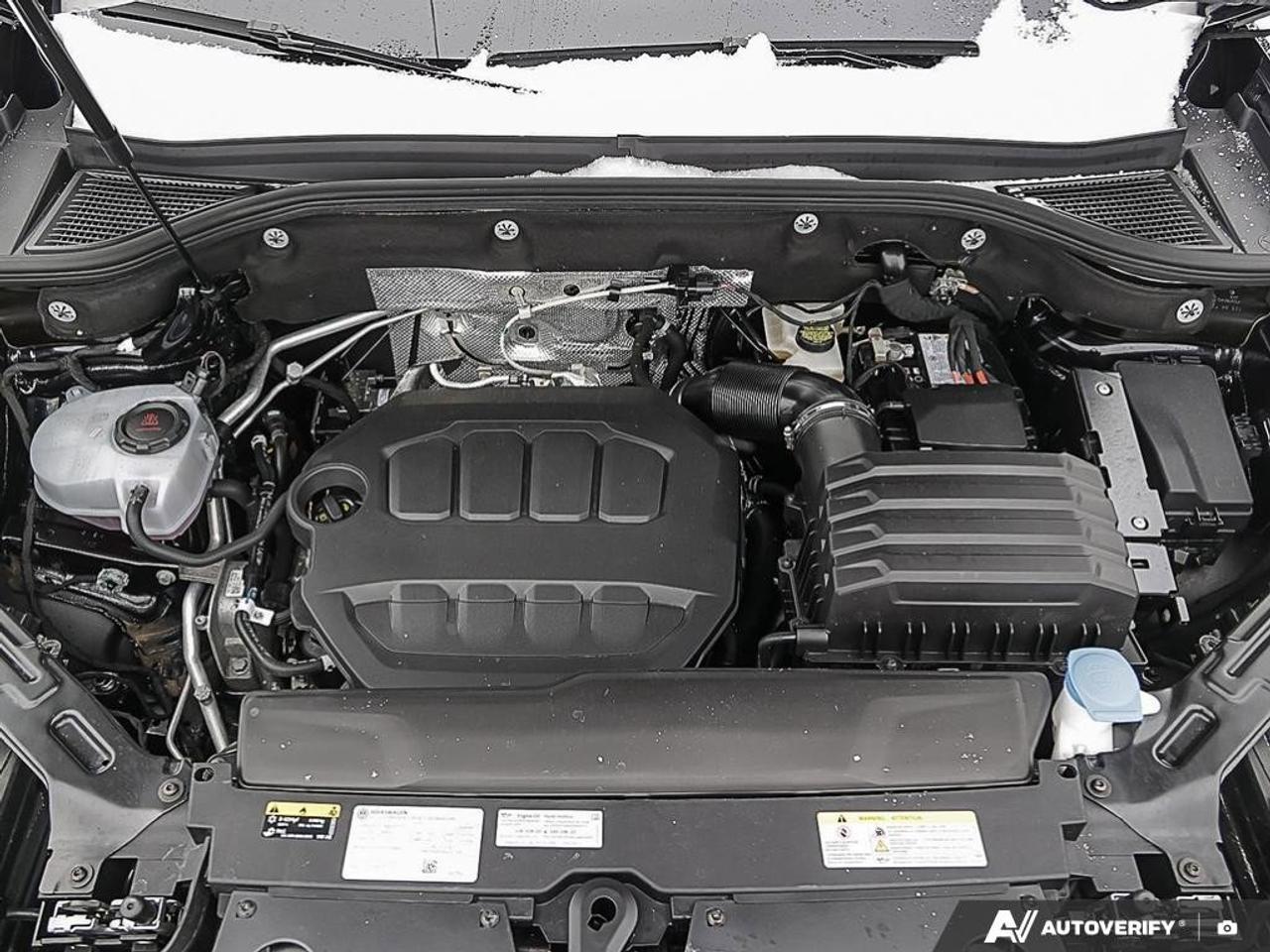 2025 Volkswagen Atlas Cross Sport ComfortlineONE-OWNER, ACCIDENT-FREE, AWD, HTD SEAT Photo