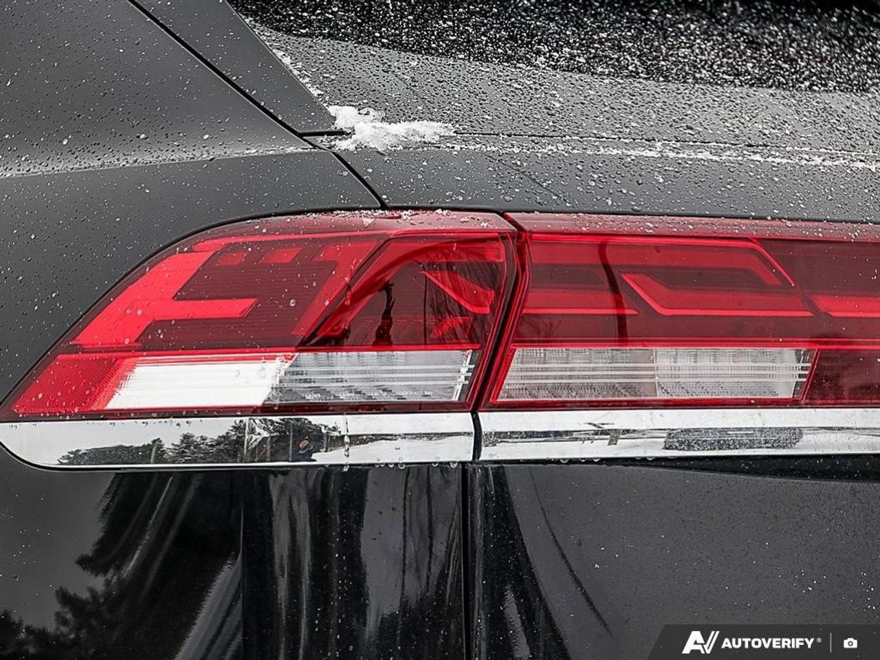 2025 Volkswagen Atlas Cross Sport ComfortlineONE-OWNER, ACCIDENT-FREE, AWD, HTD SEAT Photo