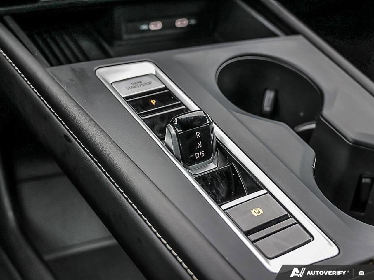 2025 Volkswagen Atlas Cross Sport ComfortlineONE-OWNER, ACCIDENT-FREE, AWD, HTD SEAT Photo