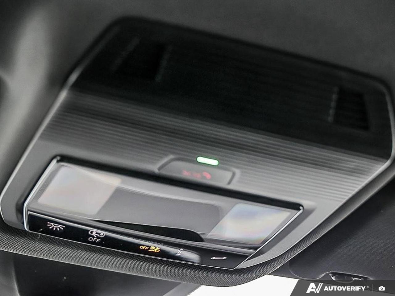 2025 Volkswagen Atlas Cross Sport ComfortlineONE-OWNER, ACCIDENT-FREE, AWD, HTD SEAT Photo