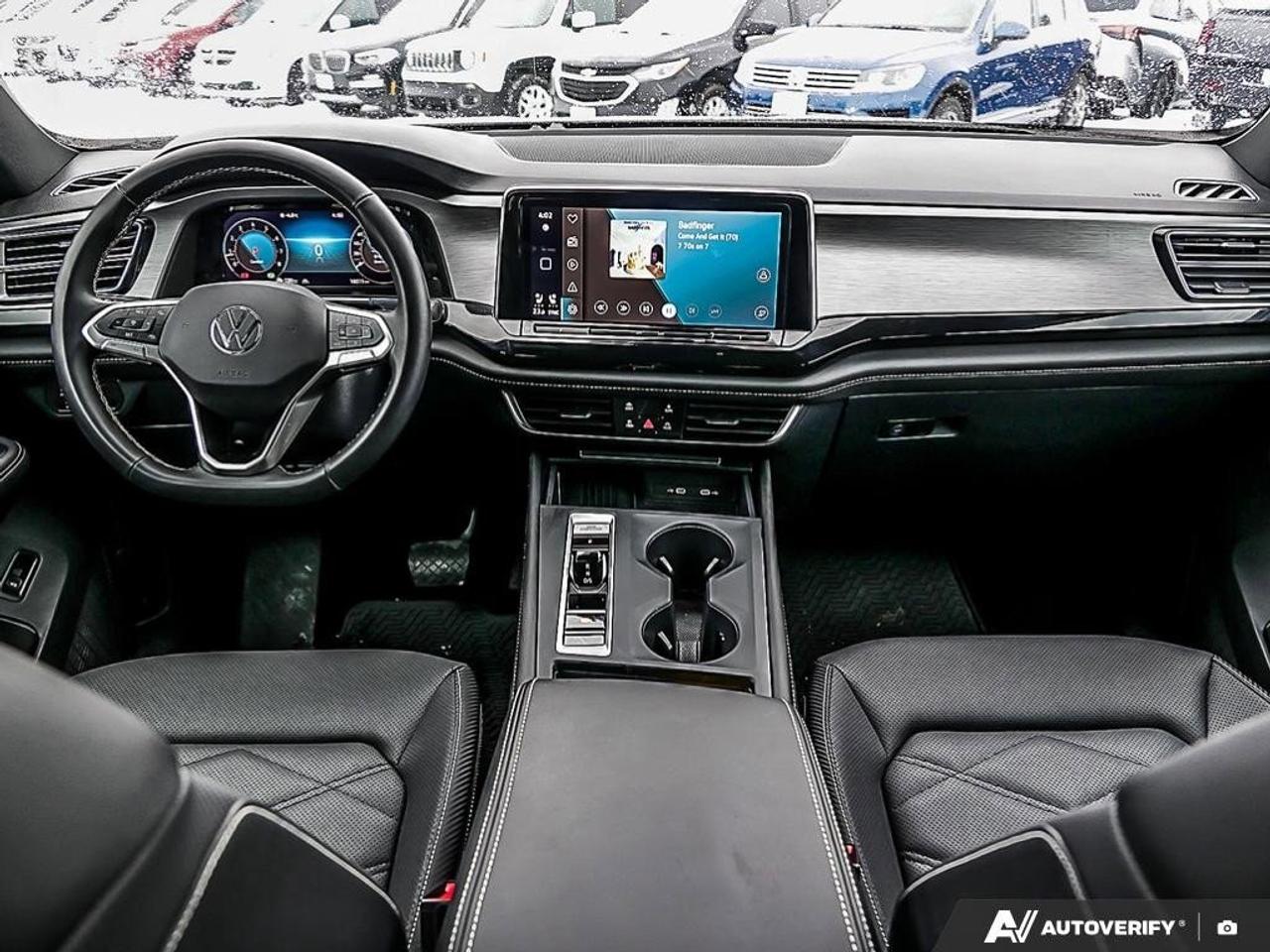 2025 Volkswagen Atlas Cross Sport ComfortlineONE-OWNER, ACCIDENT-FREE, AWD, HTD SEAT Photo