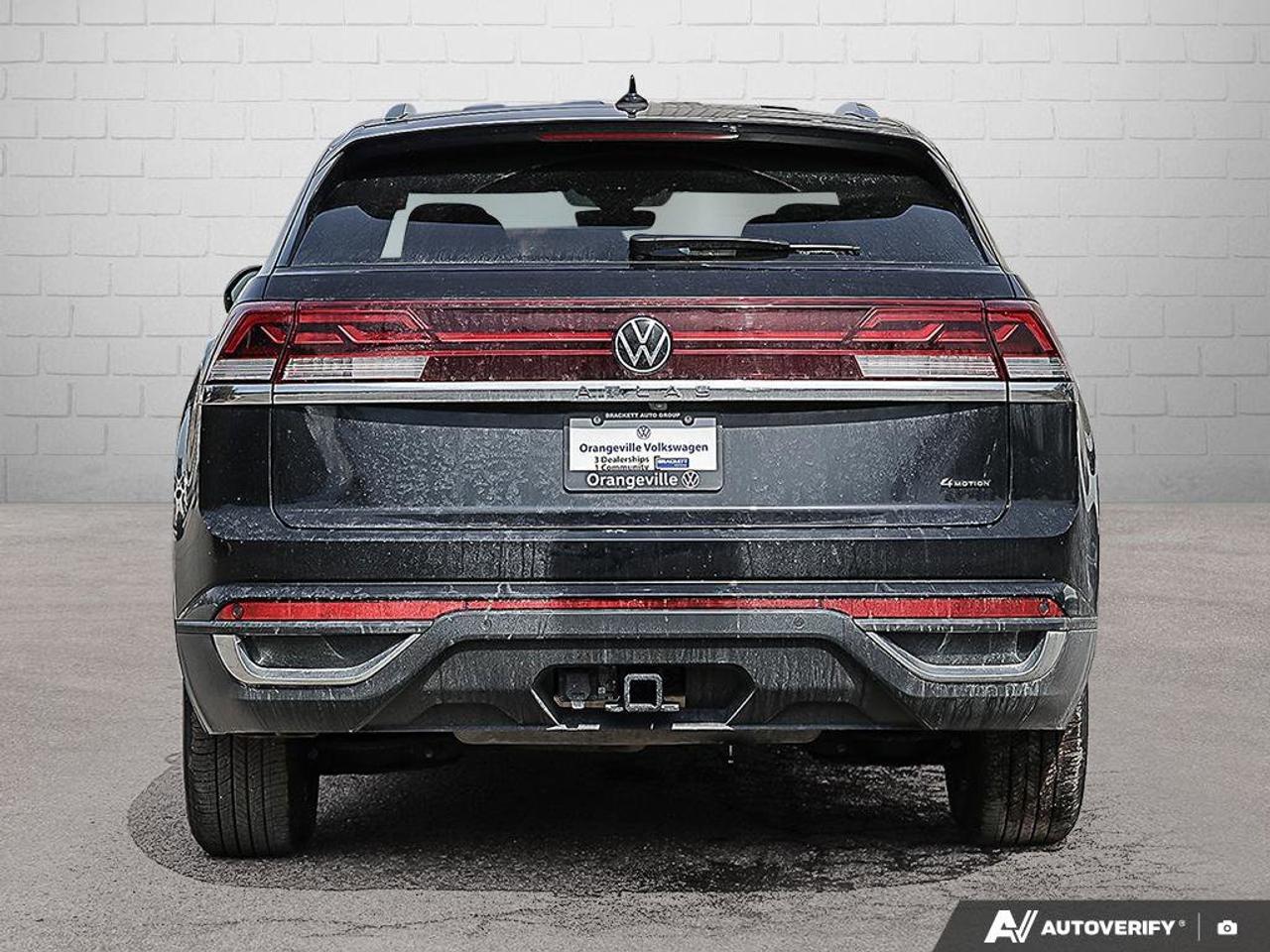 2025 Volkswagen Atlas Cross Sport ComfortlineONE-OWNER, ACCIDENT-FREE, AWD, HTD SEAT Photo