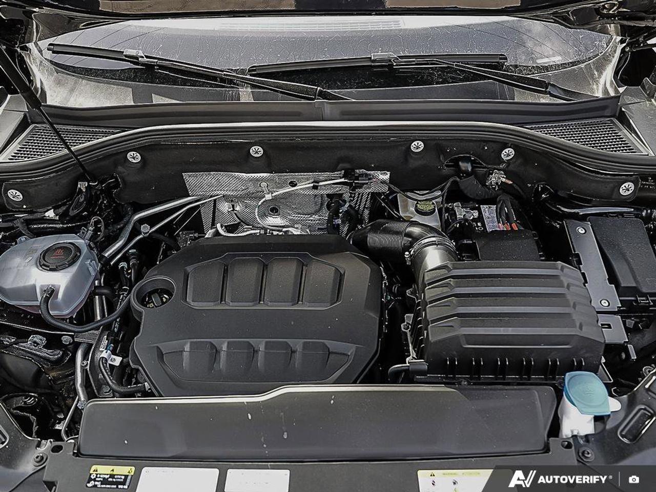 2025 Volkswagen Atlas Cross Sport ComfortlineONE-OWNER, ACCIDENT-FREE, AWD, HTD SEAT Photo