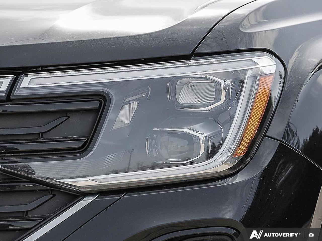 2025 Volkswagen Atlas Cross Sport ComfortlineONE-OWNER, ACCIDENT-FREE, AWD, HTD SEAT Photo