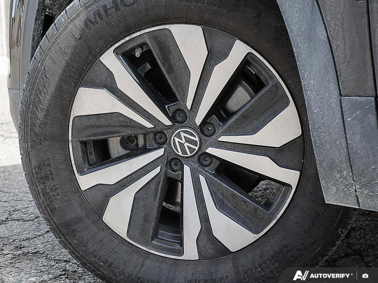 2025 Volkswagen Atlas Cross Sport ComfortlineONE-OWNER, ACCIDENT-FREE, AWD, HTD SEAT Photo