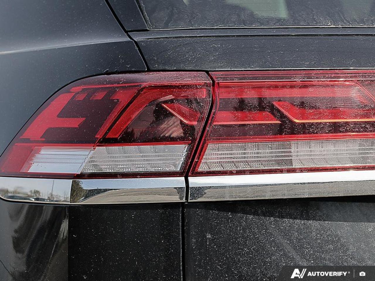 2025 Volkswagen Atlas Cross Sport ComfortlineONE-OWNER, ACCIDENT-FREE, AWD, HTD SEAT Photo