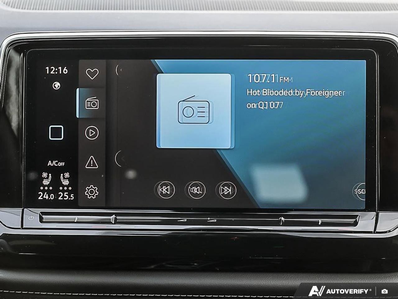 2025 Volkswagen Atlas Cross Sport ComfortlineONE-OWNER, ACCIDENT-FREE, AWD, HTD SEAT Photo